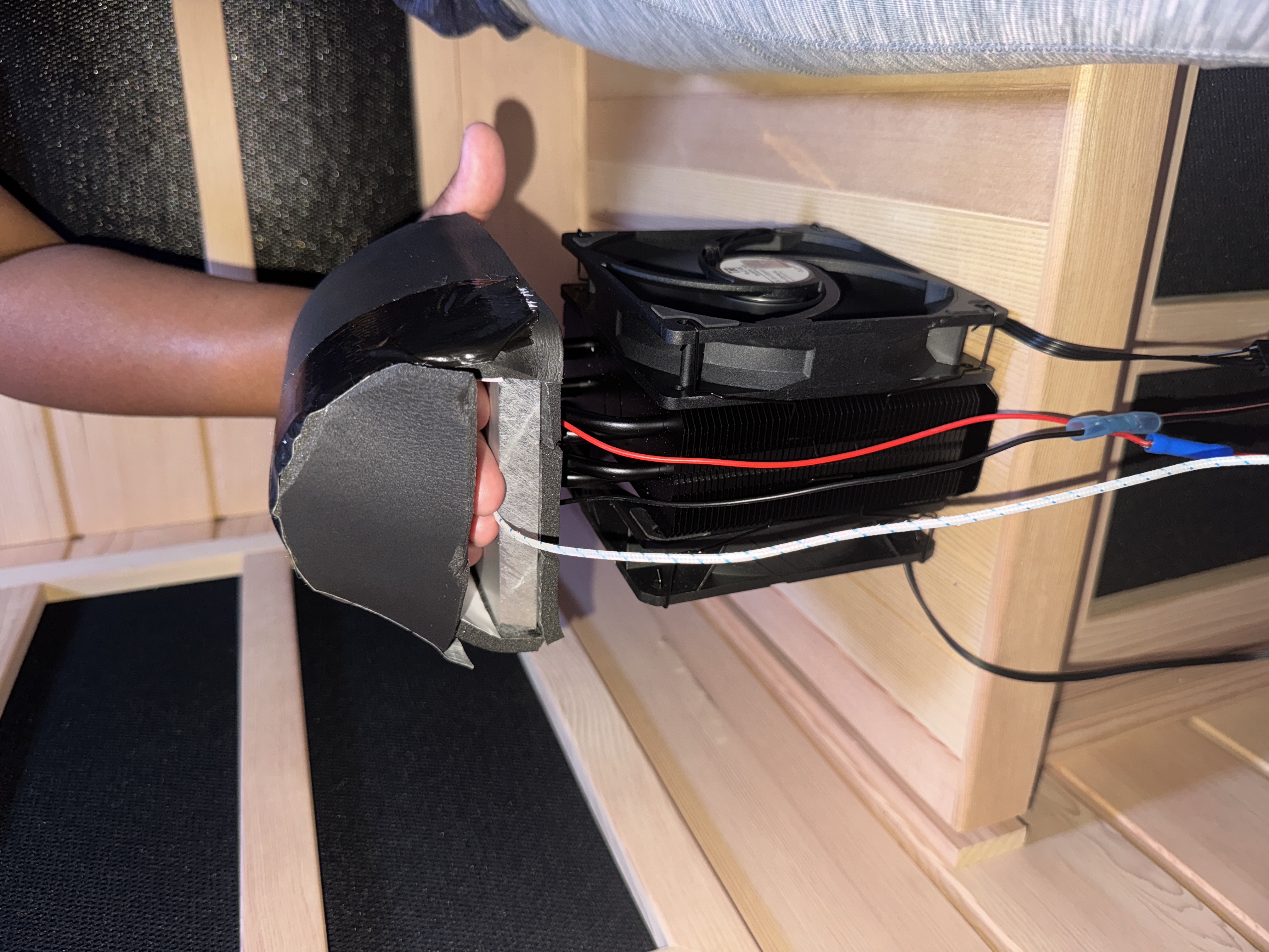 Electric cooling device detail